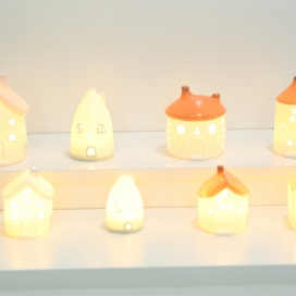 CERAMIC DECOR HOUSE WITH LED